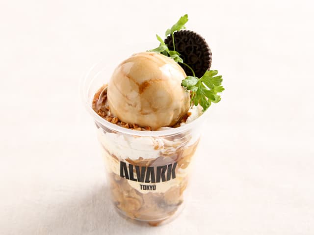 大倉選手コラボメニュー「贅沢キャラメルパフェ」