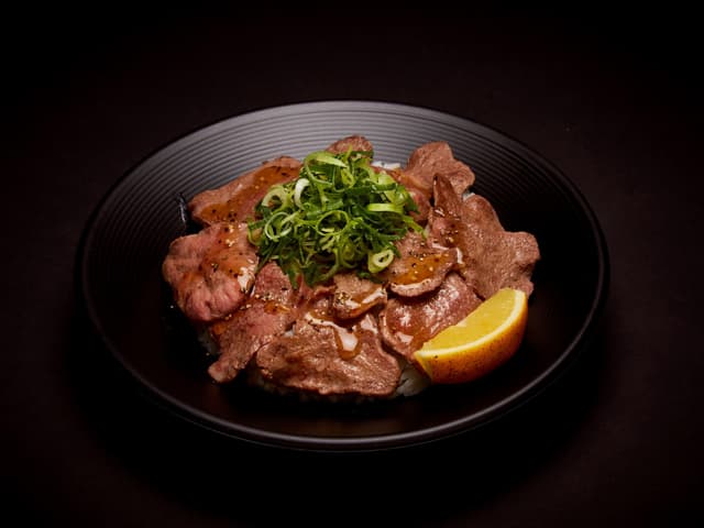 ネギ塩牛タン丼