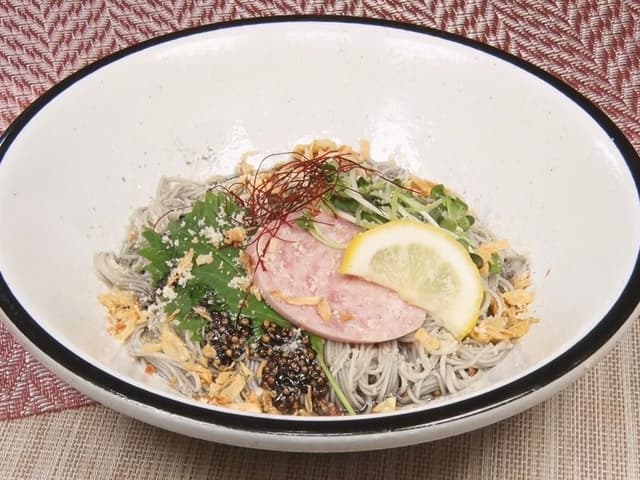 黒い素麺