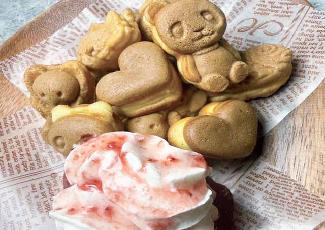 ベビーカステラ ホイップクリームいちごソース