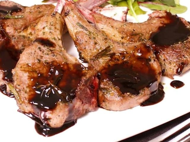 ラムチョップ バルサミコソース