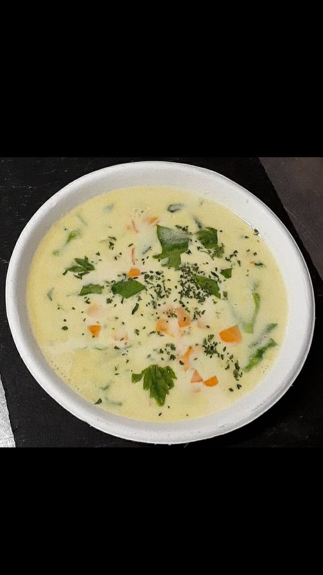 サニデリ フードトラック クラムチャウダー