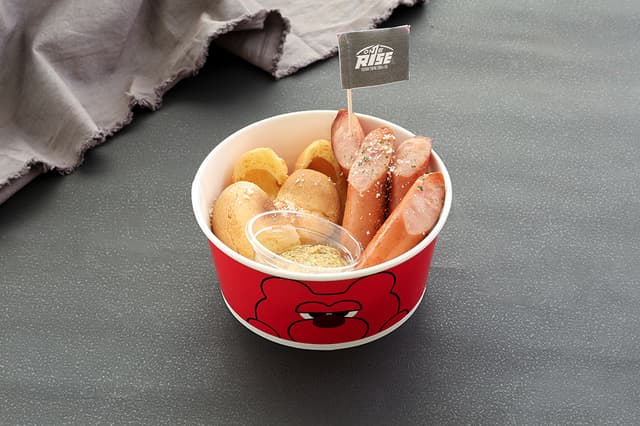 メインデル選手コラボメニュー「ポンデケージョ&あらびきフランク」