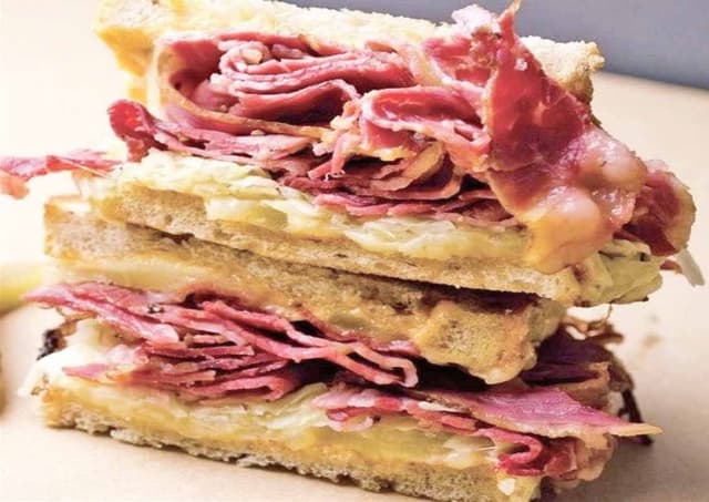 パストラミチーズサンド