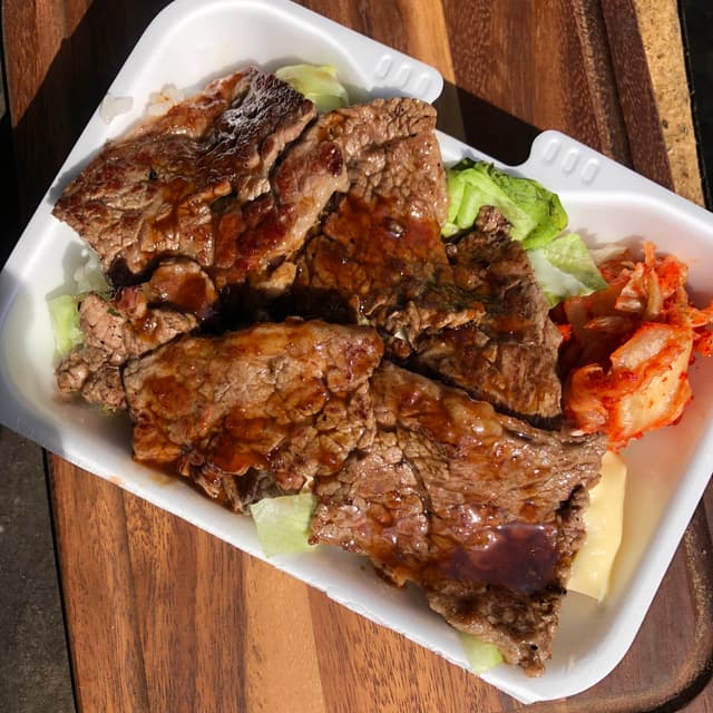 蛸やん「特上牛カルビステーキ弁当」